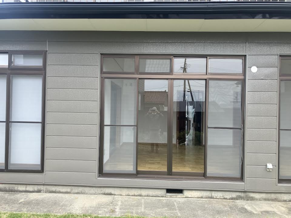 ランマ付きの4枚建ての窓を、最新の2枚建てに改修工事 駒ケ根│長野 