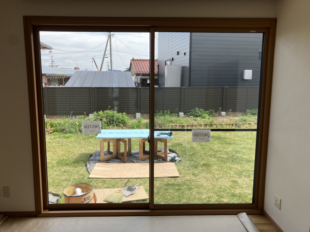 ランマ付きの4枚建ての窓を、最新の2枚建てに改修工事 駒ケ根│長野